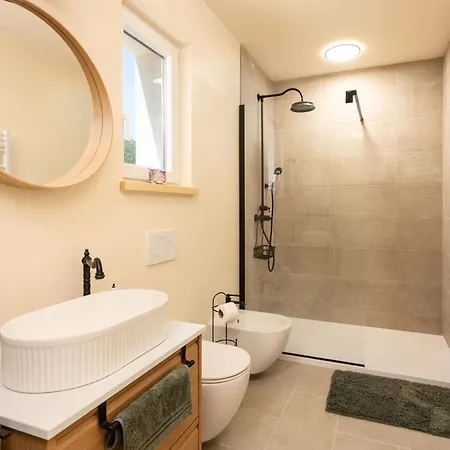 Malner-privat Luxury Pool Retreat On Krk Island Vilă