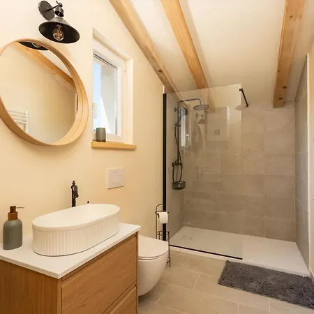 Vilă Malner-privat Luxury Pool Retreat On Krk Island Garica